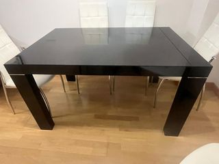 Mesa de salón extensible moderna