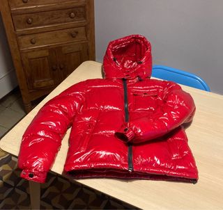 Plumífero Moncler Rojo Brillante. Talla M.