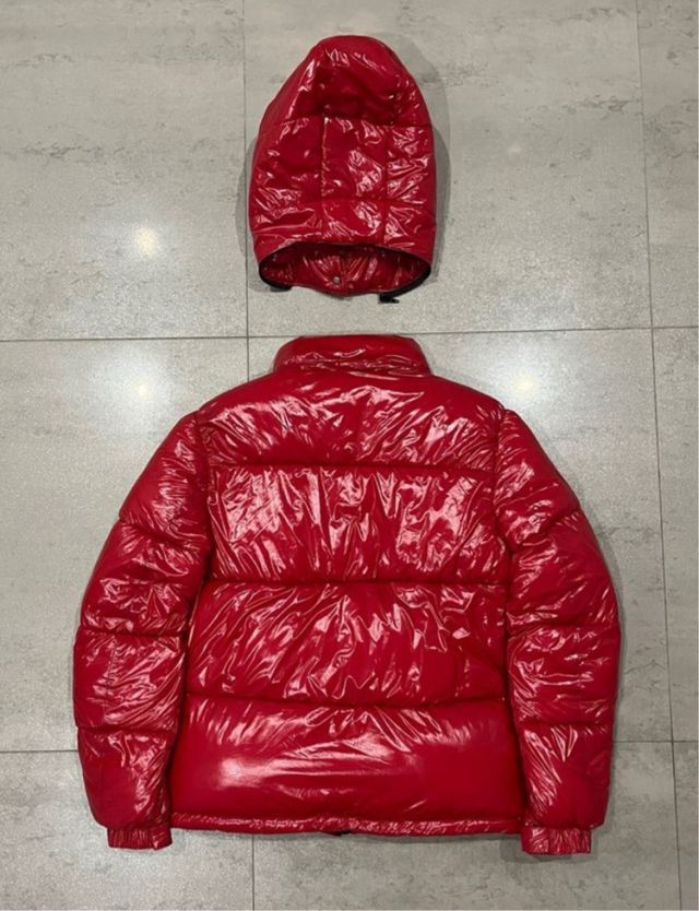 Plumífero Moncler Rojo Brillante. Talla M.