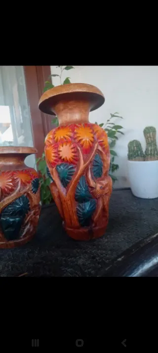 Coppia Vasi Legno Intagliato Floreale