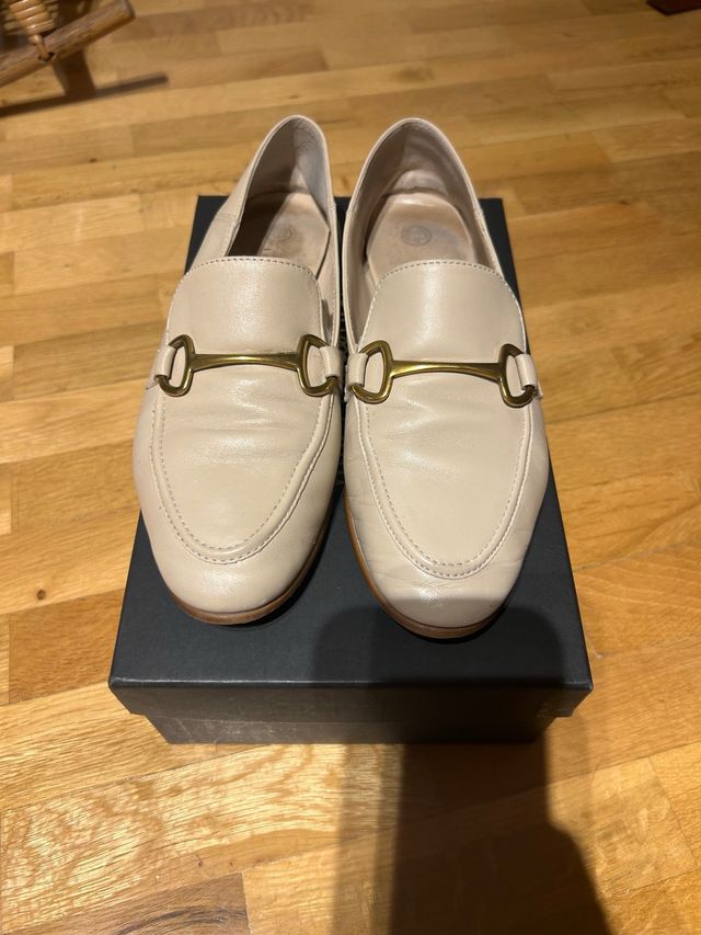 Mocasines piel beige Massimo Dutti