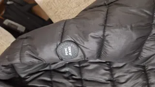 Abrigo plumífero negro Pepe Jeans. Talla 16