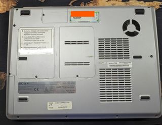 Sony Vaio PCG-9S2M Intel Pentium Notebook