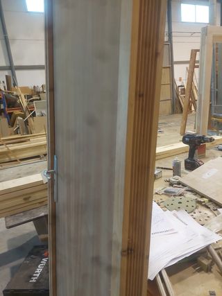 Puerta de paso con marco directo a la obra.