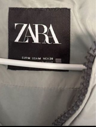 Chaleco Zara verde oliva acolchado