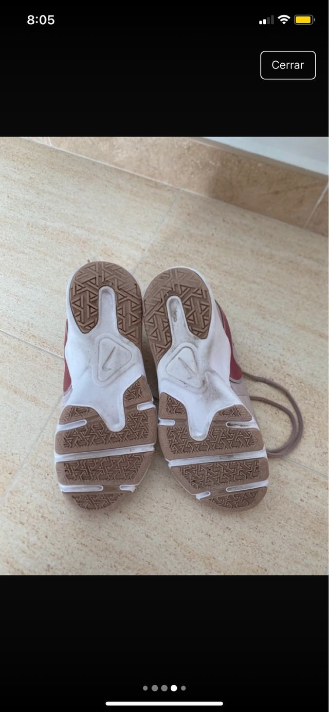 Zapatillas deportivas Nike beige y rosa