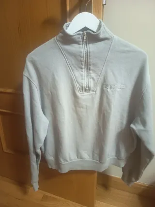 Sudadera cuello alto gris