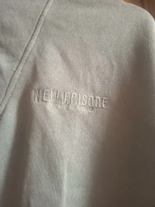 Sudadera cuello alto gris