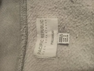 Sudadera cuello alto gris