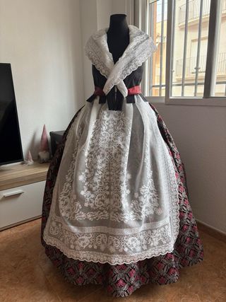Traje de fallera/huertana  Nuevo a estrenar!!