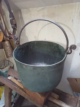 Caldera Cobre antigua grande