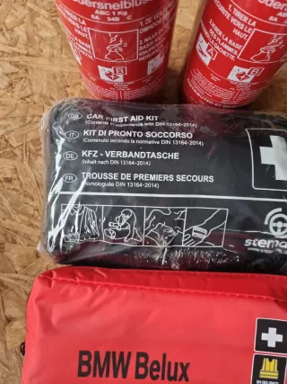 Kit Primo Soccorso BMW + 2 Estintori