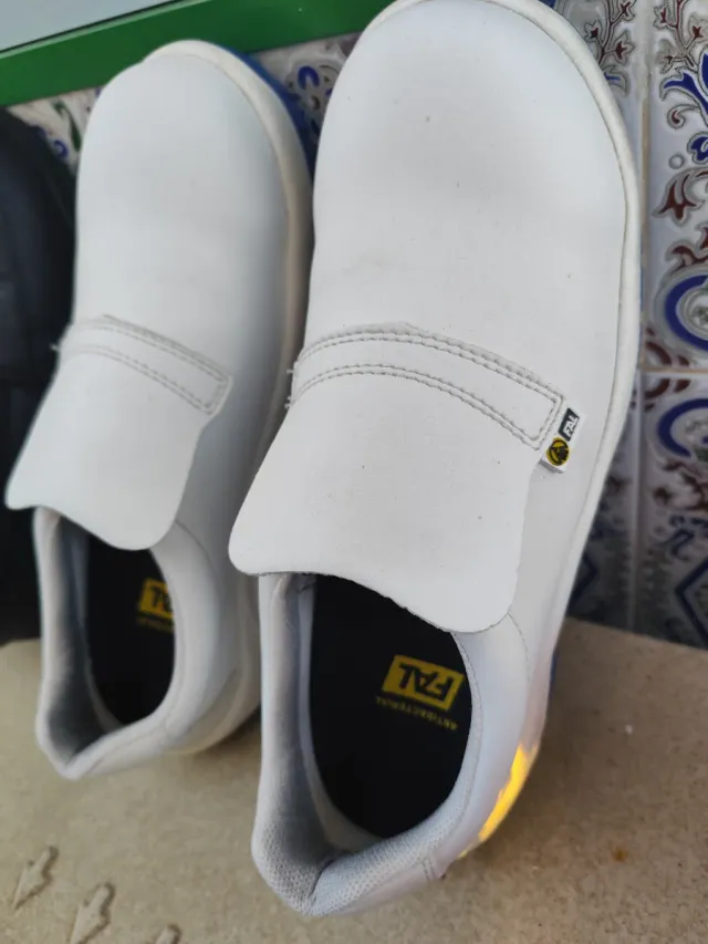 Zapatos de seguridad blancos mujer