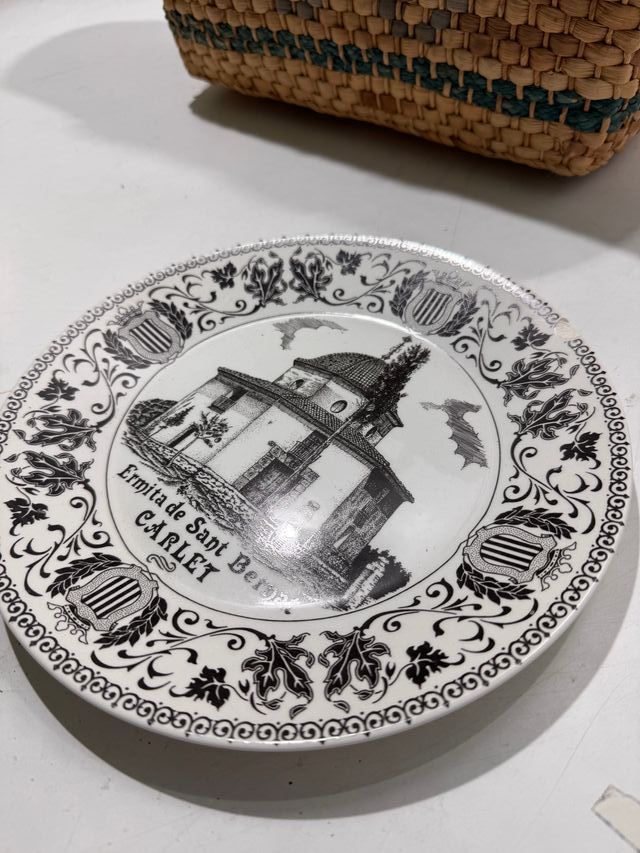 Juego de 2 Platos Decorativos