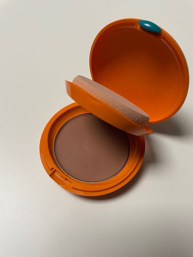 Shiseido Tanning Compact Bianca