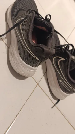 Zapatillas Nike Negras y Grises