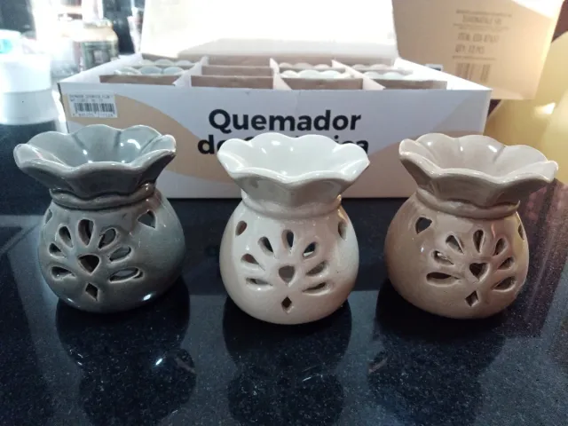 Bruciatore di essenza in ceramica a forma di fiore