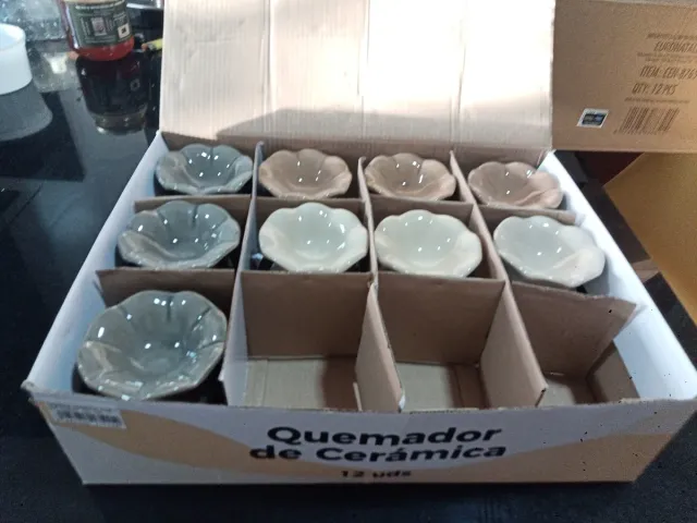 Bruciatore di essenza in ceramica a forma di fiore