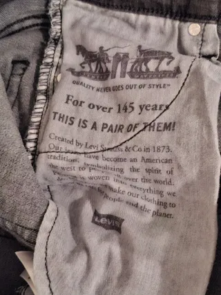 Pantalón Levi's 519 Hi-Ball Negro T27