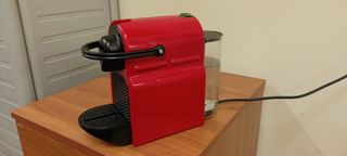 Macchina Caffè Nespresso Inissia Rossa
