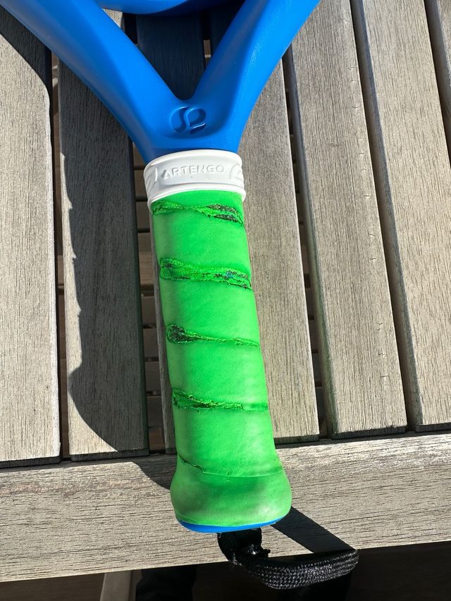 Palas de pádel con funda marca Artengo