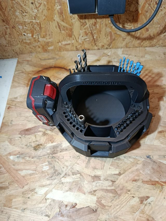 Parkside Estuche Trabajo y Soporte 8 baterías 20V