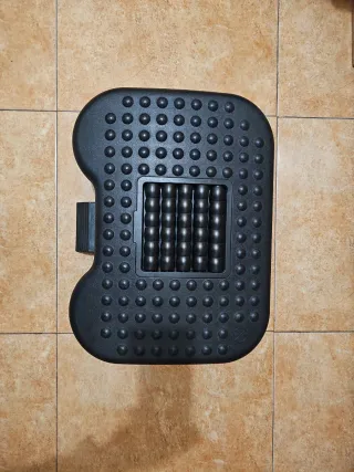 Reposapiés ajustable negro