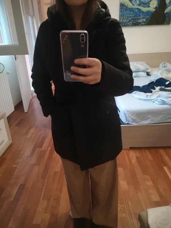 Parka nera usata pochissimo marca Kate Cut