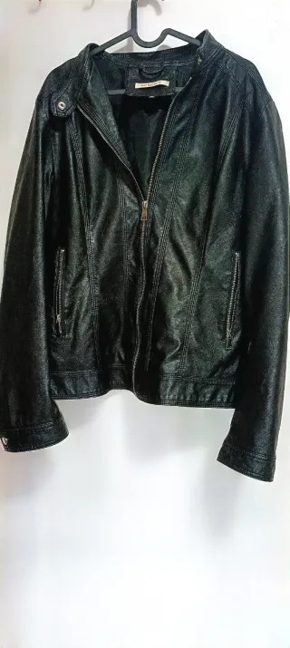 Giacca in pelle nera