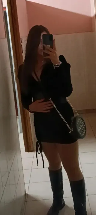 Vestito corto in velluto nero