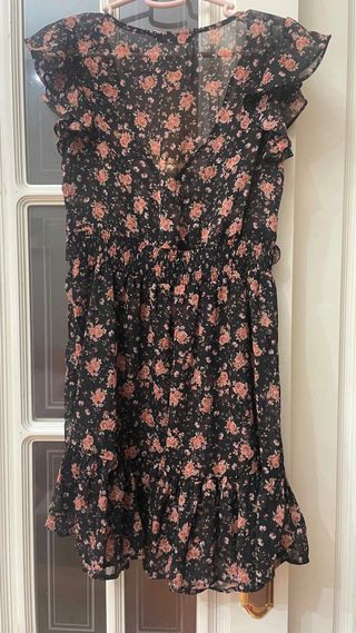 Vestido negro flores Stradivarius Talla S.