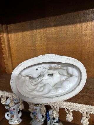 Antica statua coppia in porcellana