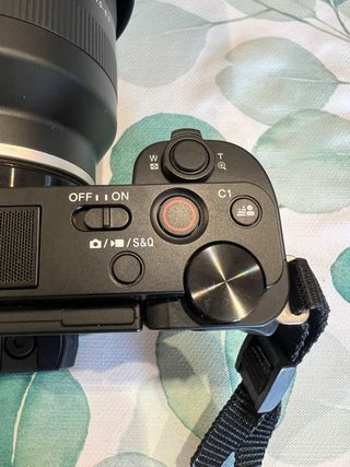 Sony ZV E10 + Tamron 70-300 + Trípode Benro