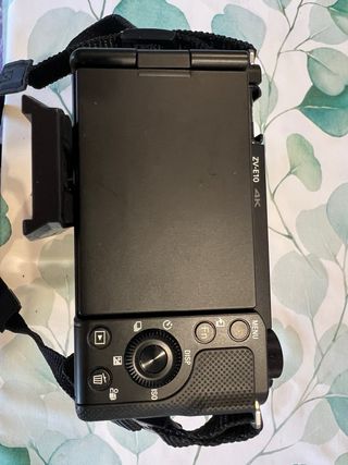 Sony ZV E10 + Tamron 70-300 + Trípode Benro