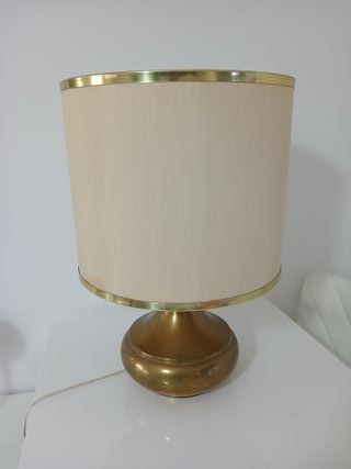 Lampada da tavolo in ottone dorato