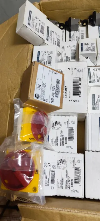 Vendo lote de material eléctrico Telemecanique