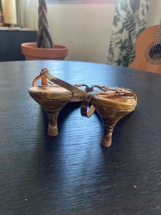 Zapatos de tacón Gino Vaello Talla 37