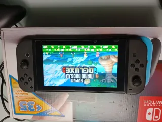 Nintendo Switch con juegos y mandos