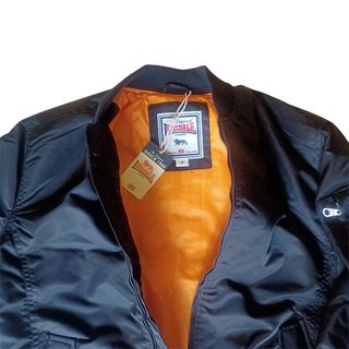 Cazadora Bomber MA1 Lonsdale London, negra