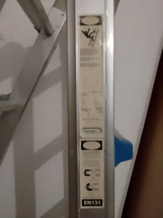 Escalera telescópica aluminio EN-131