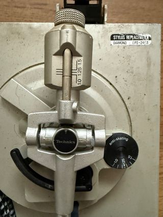 Giradischi Technics SL-B205