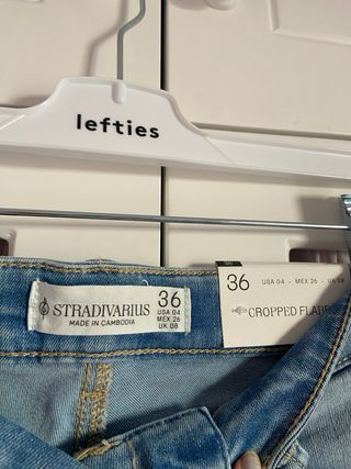 Pantalones campana Stradivarius D78