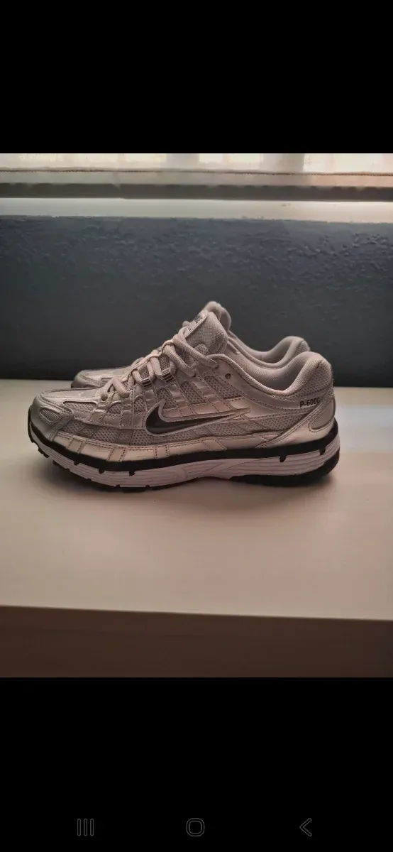Zapatillas Nike P6000 Plata y Negro