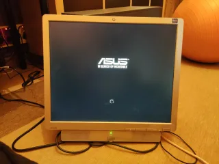 PC ASUS i5 8GB RAM 1TB HDD y PANTALLA HP1910