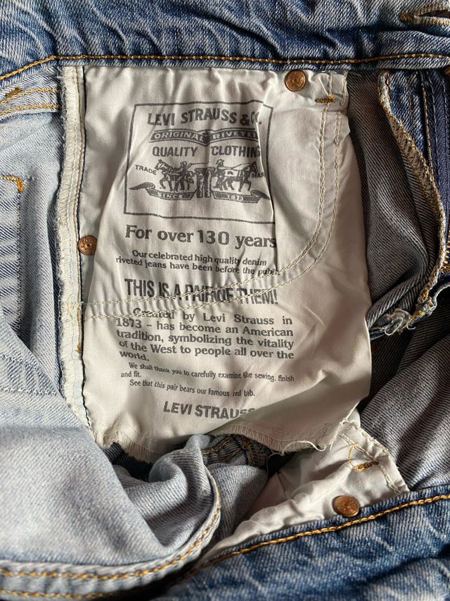 Vaqueros Levi's 525 W27 L34