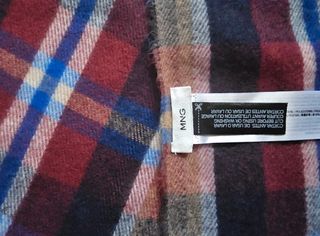 Bufanda cuadros Mango.