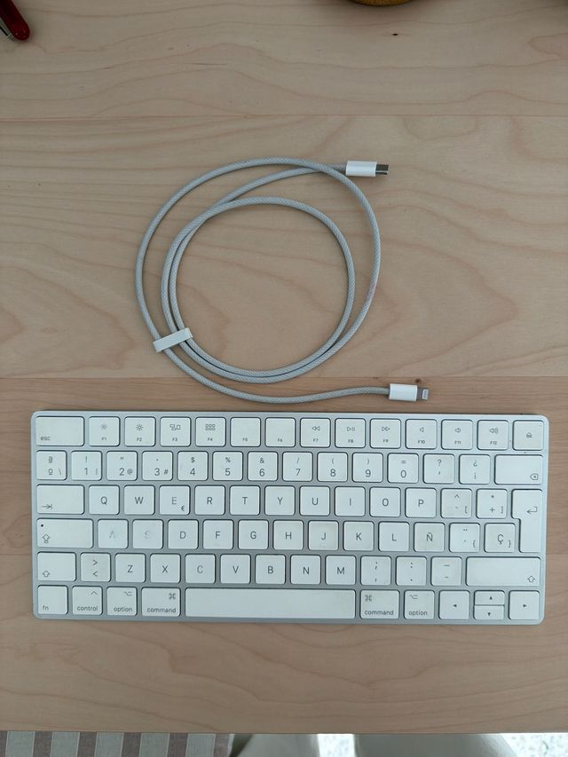 Teclado Magic Keyboard Lightning Apple