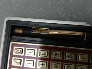 Calculadora Logitech 303 con bolígrafo