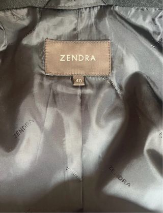 Abrigo negro liso mujer