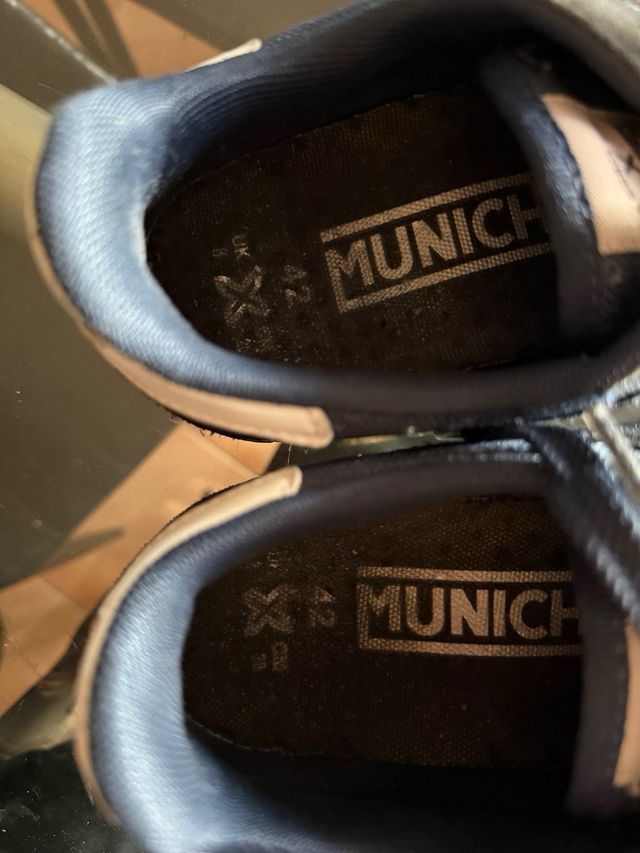 Zapatillas Munich Azul y Blanco